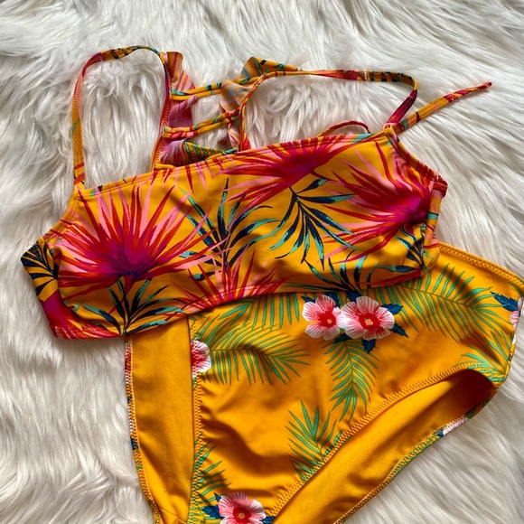 *sold* Tropical Bikini Top - Picture 8 of 8